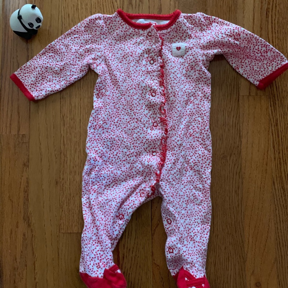 CARTER’s NWOT heart sleeper baby girl 6 months!